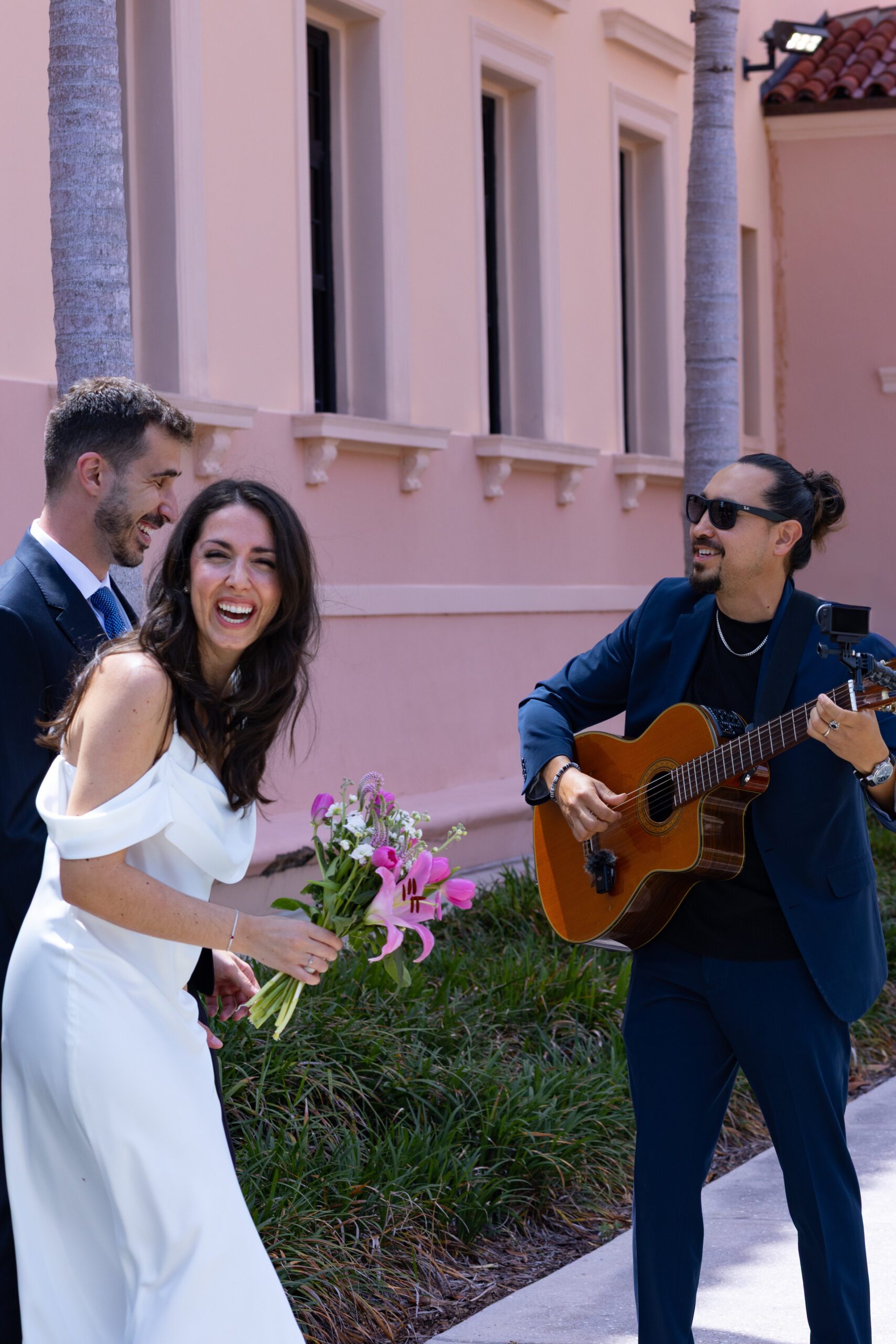 Live guitarist for a couple at a Sarasota Courthouse elopement