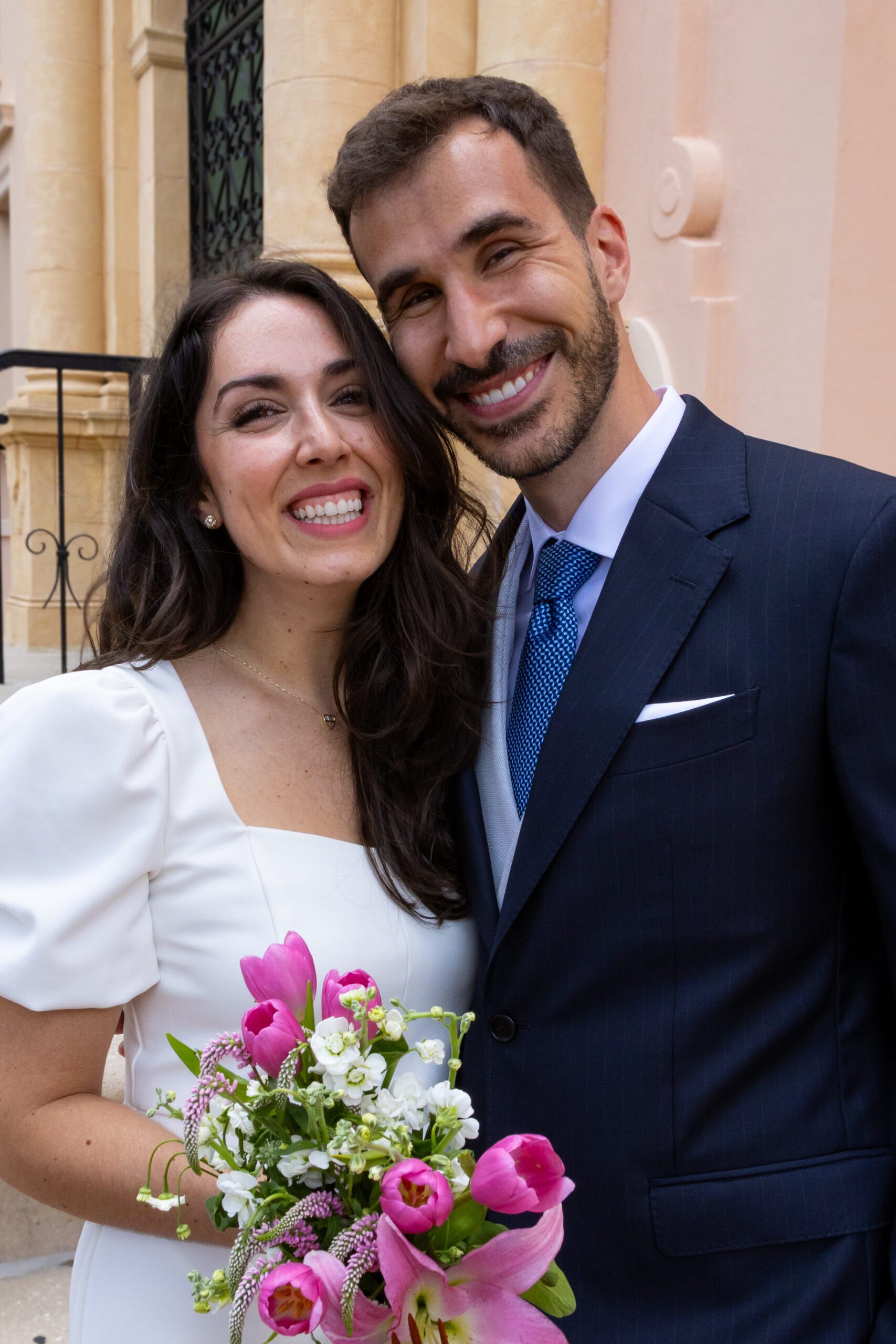 Just married couple at the sarasota courthouse